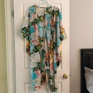 Seven by Melissa McCarthy blue floral Kimono 👘